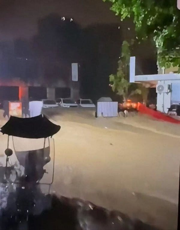 科元网  暴雨致重庆一小区女保安遇难，知情人：凌晨撤离不及时被水冲走，已安抚家属